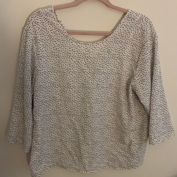 White blouse with small black polka dots - Picture 1 of 3